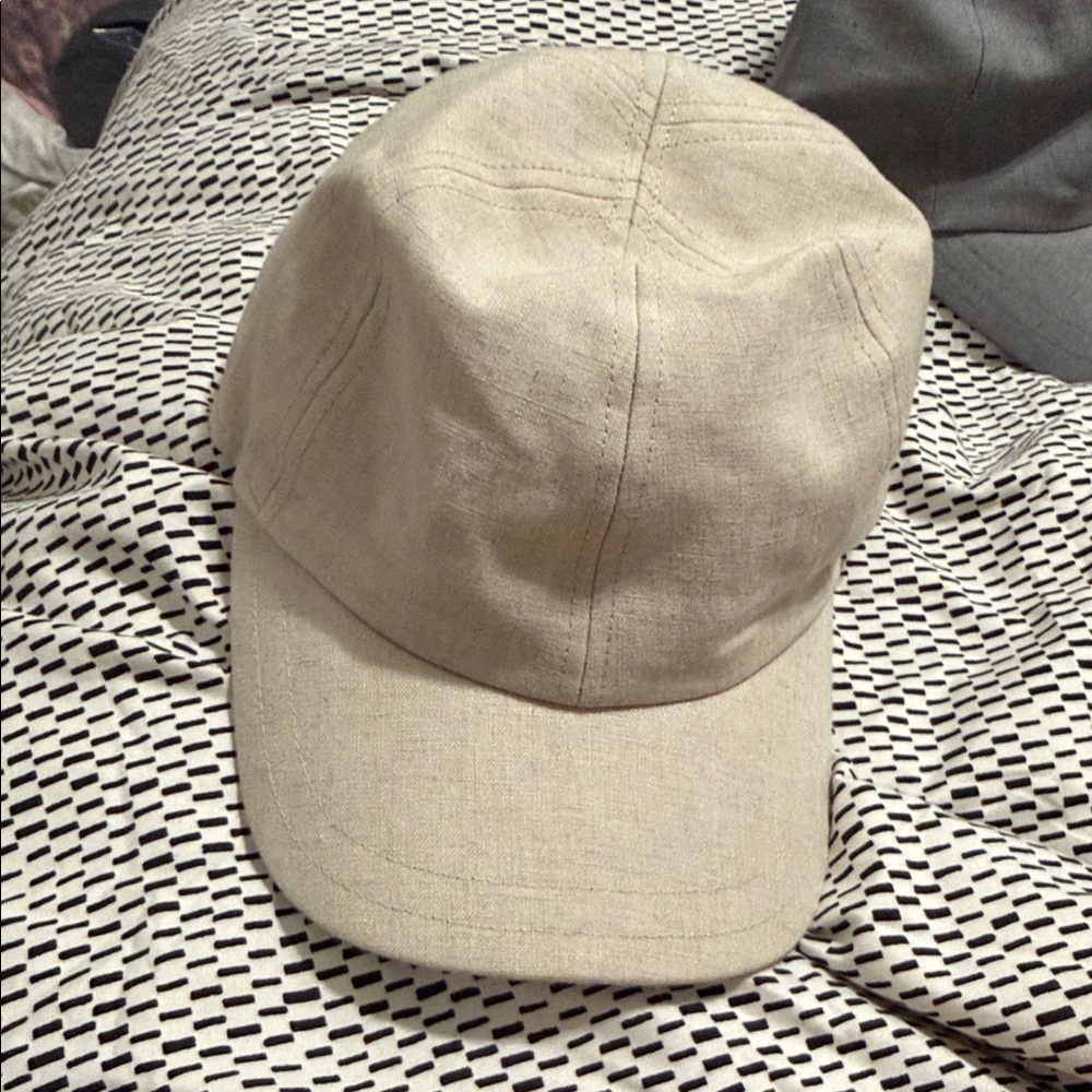 Göttmann cream colored hat